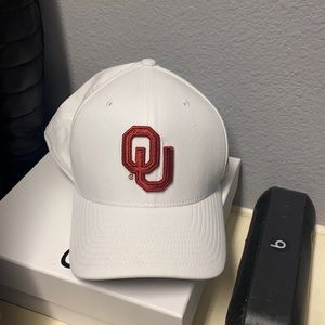 Oklahoma university nike hat